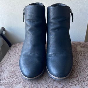 𝅺GUC Soul Haley Wedge Booties Black 8.5